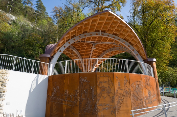 Kiosque de Dinant Le Tour de Monsieur Sax